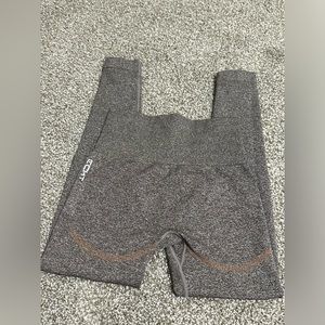 ECHT Arise Key Small Leggings NWOT